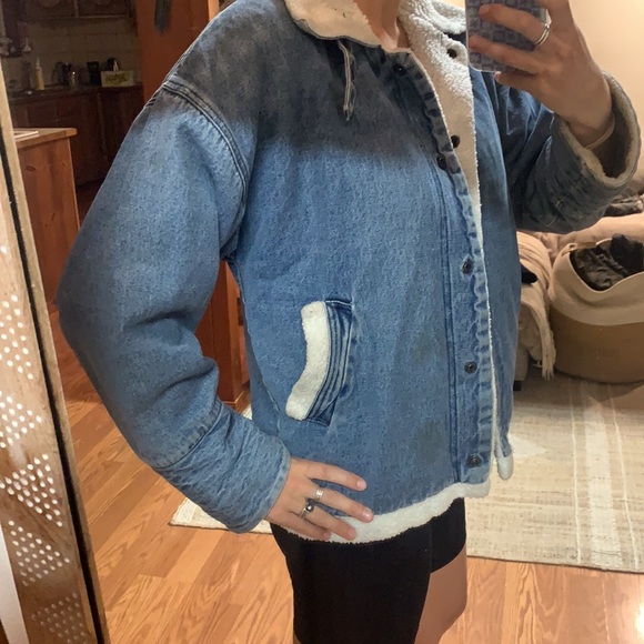 Vintage Levi's Sherpa Jacket - Picture 2 of 8